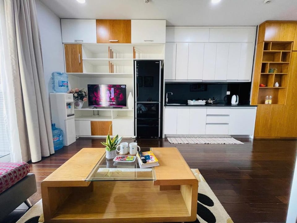 Bright & Cozy Studio with Balcony Kim Ma, Hanoi Apartment in Hanoi