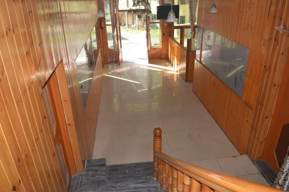 Hotel Relax Inn by Ackee Tree, Sonamarg Hotel in India