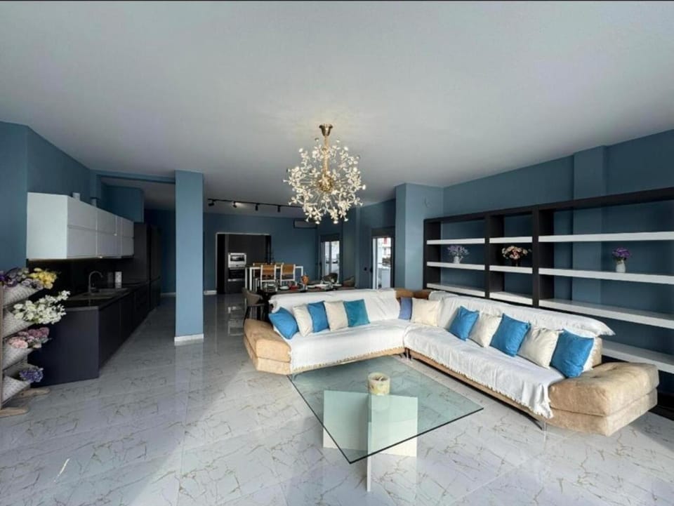 Kitchen or kitchenette, Living room, Seating area