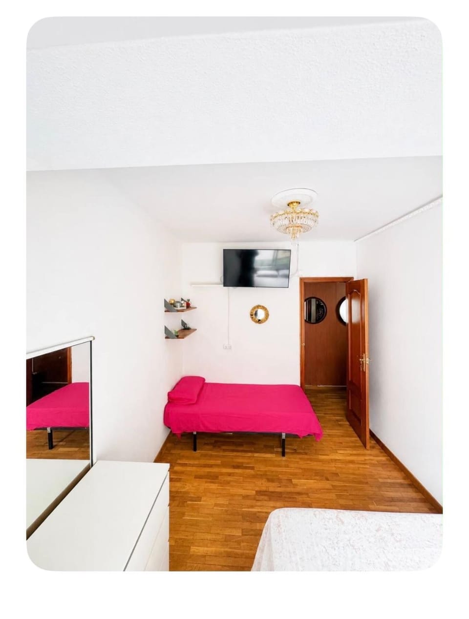 Modern Apartment near Barcelona 2 Private Rooms Bed and Breakfast in L'Hospitalet de Llobregat