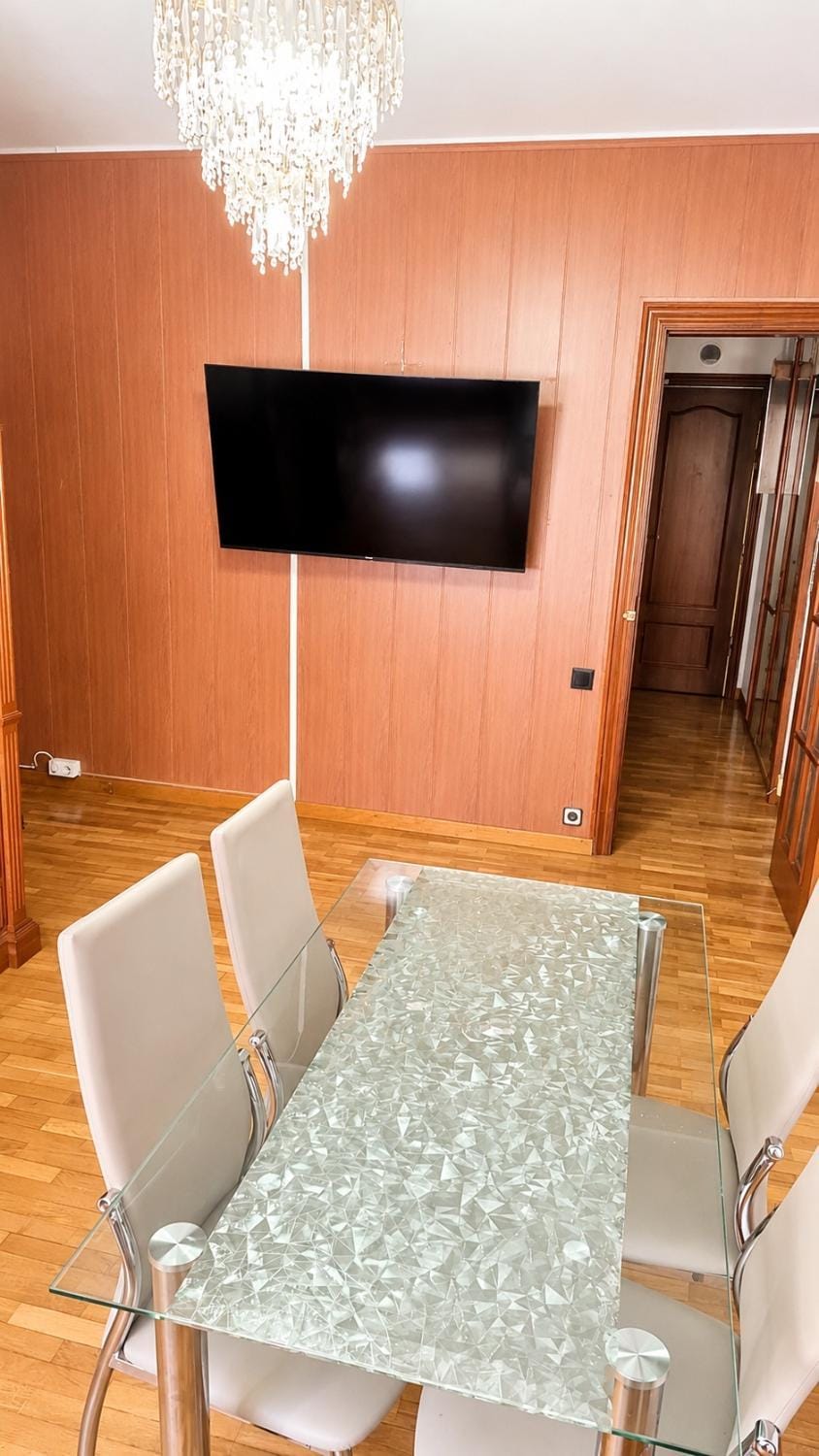 Modern Apartment near Barcelona 2 Private Rooms Bed and Breakfast in L'Hospitalet de Llobregat