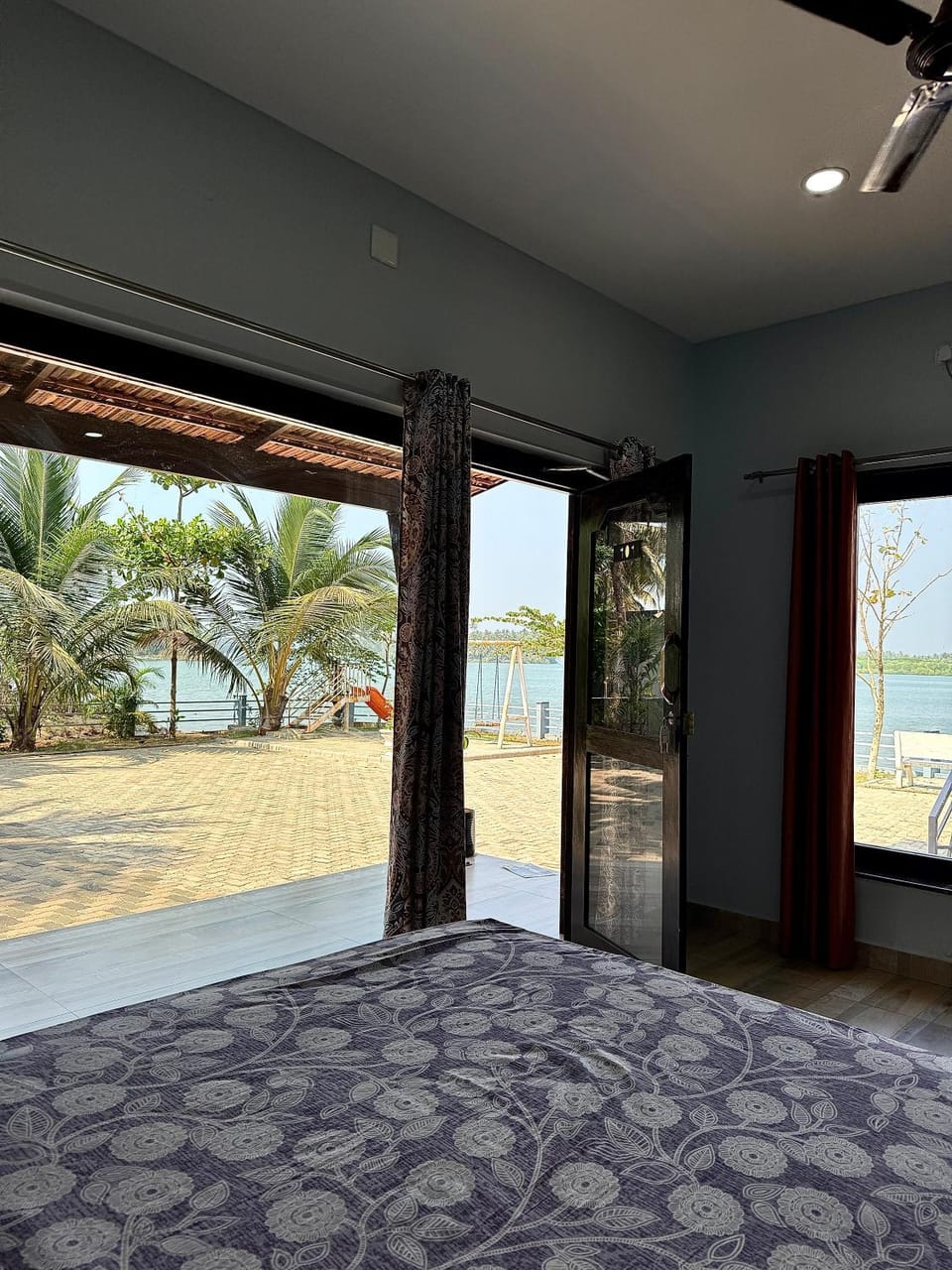 The Glass water stay Vacation rental in Karnataka