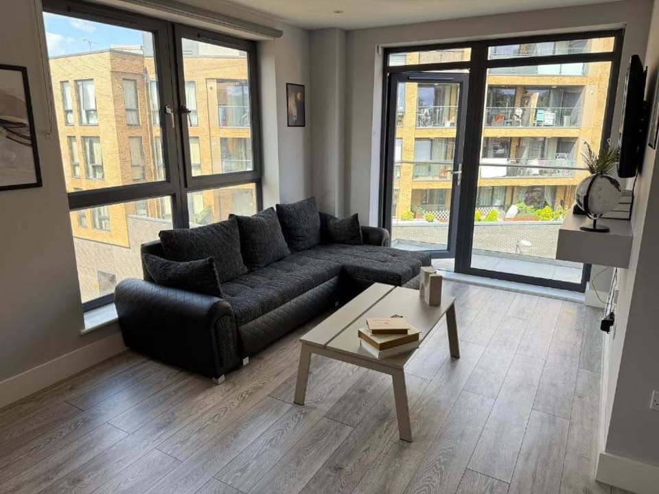 Stylish Penthouse Duplex - sleeps 8 Apartment in London Borough of Croydon
