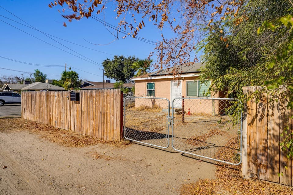 Bakersfield Home w/ Workspace, Near Hospitals House in Bakersfield