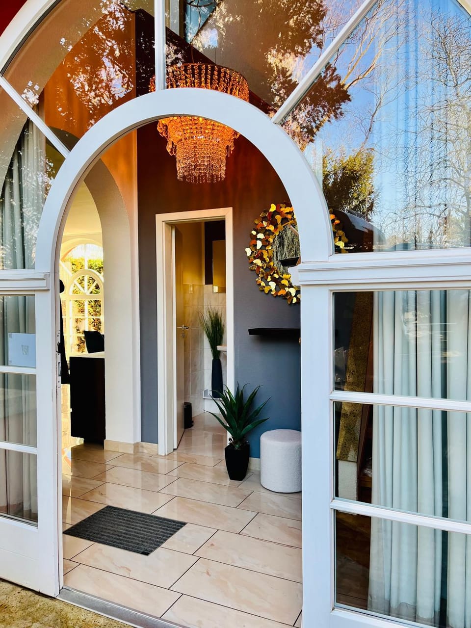 Facade/entrance