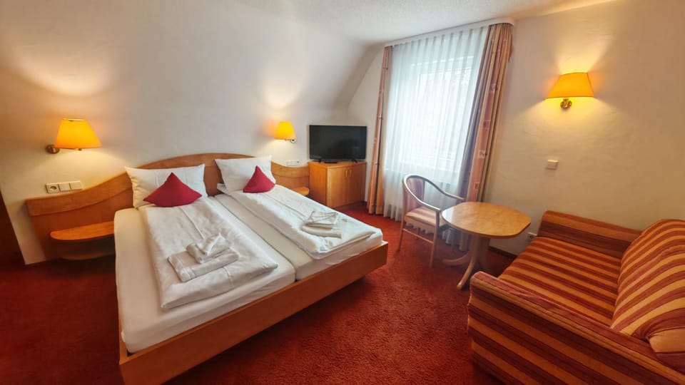 Bed, Seating area