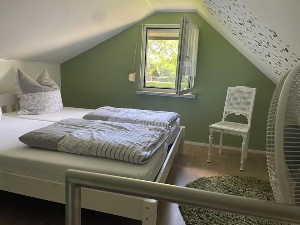 Bed, Bedroom