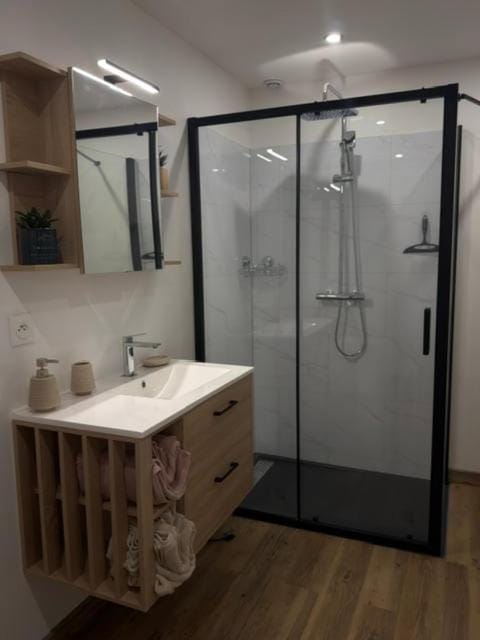 Shower, Bathroom