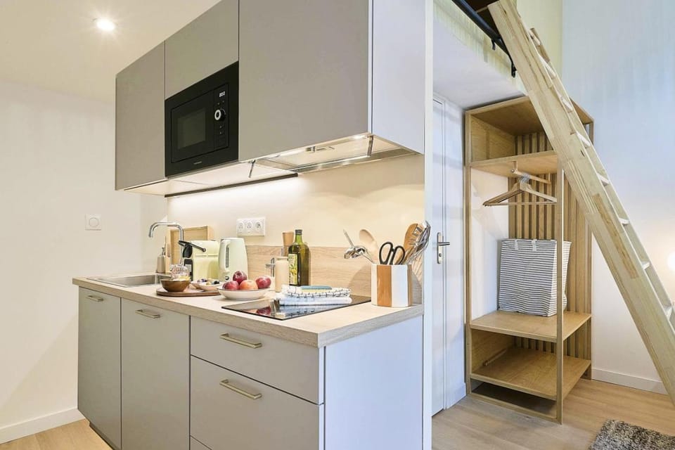 Kitchen or kitchenette, stove