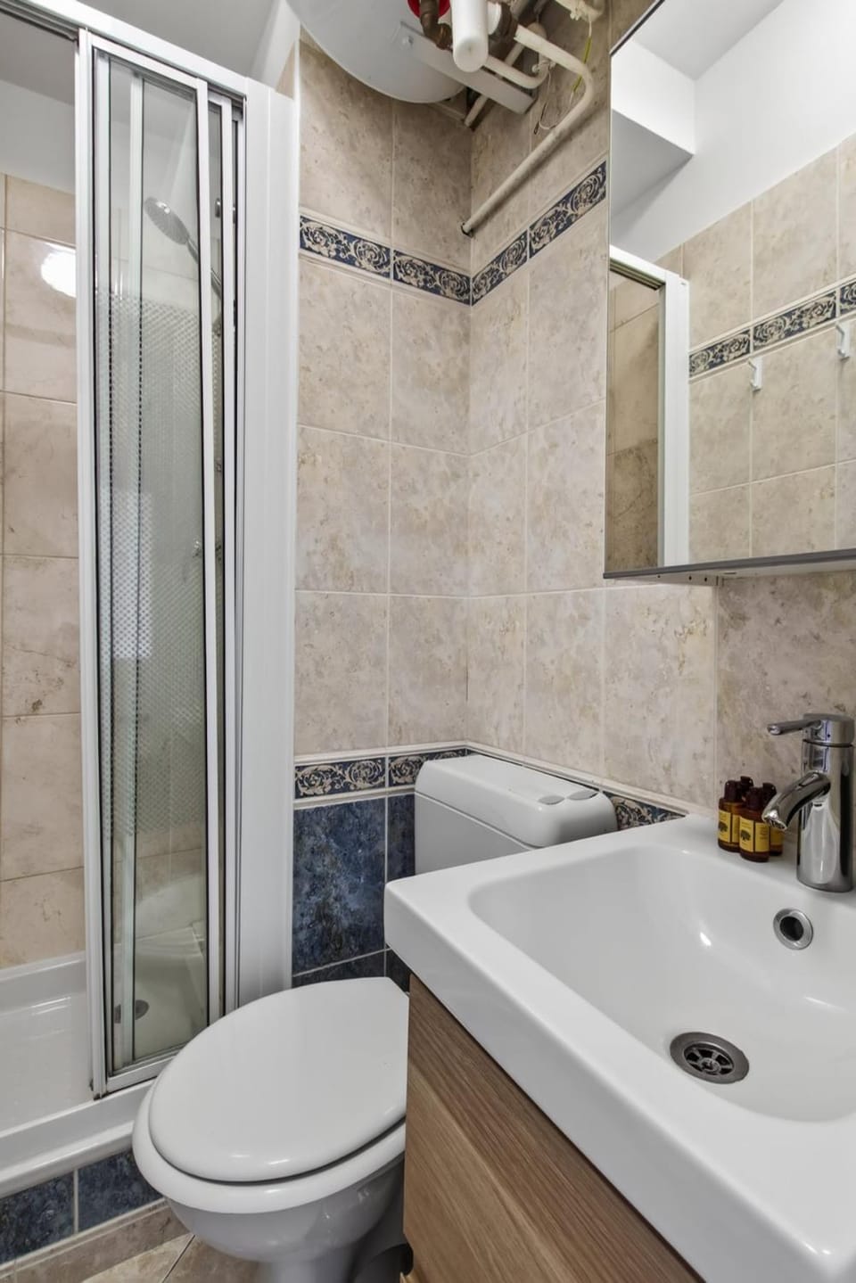 Mobility lease Modern 1 bedroom Parisian charm Apartment in Levallois-Perret