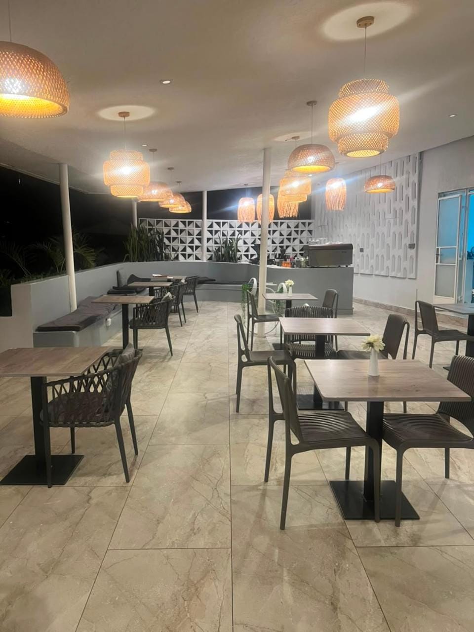 Restaurant/places to eat