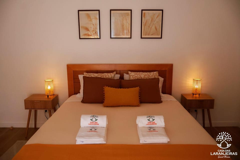 Bedroom, towels
