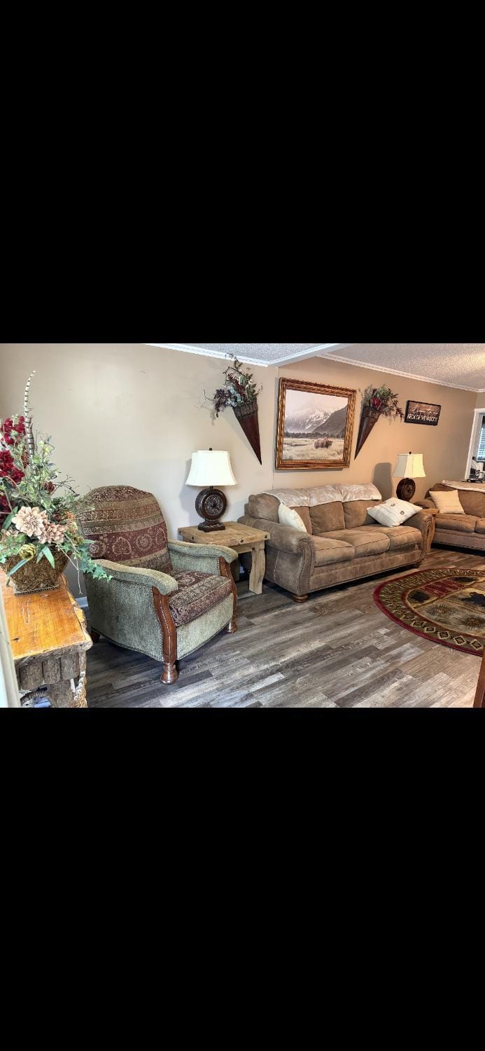 The Bears Den, So Very Nice House in Shawnee