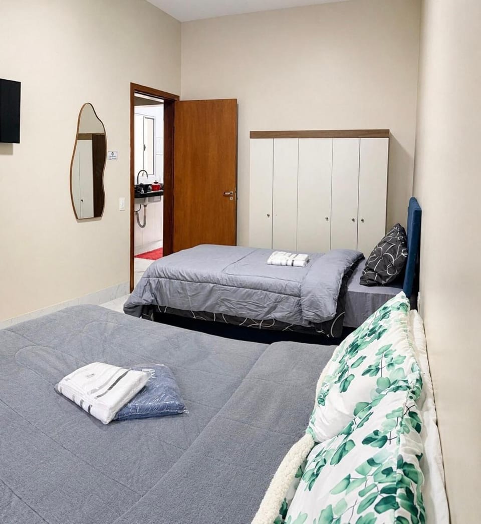 65Smart TV, massage mattress, near MaxAtacado House in Presidente Prudente