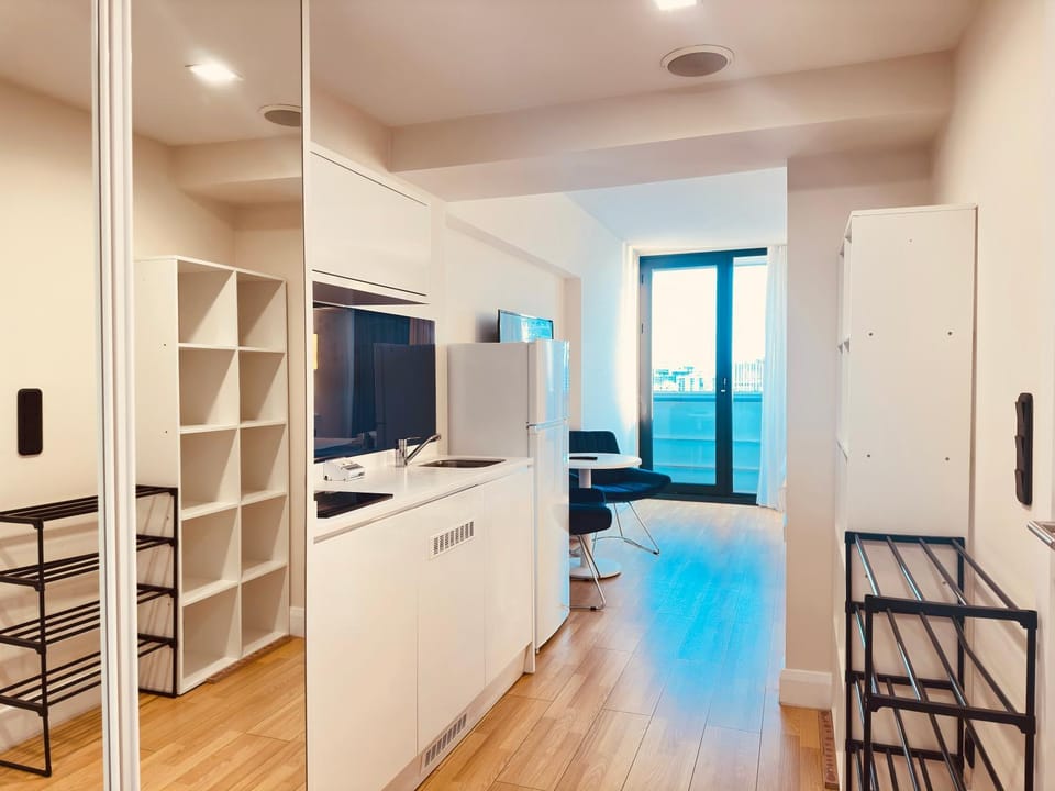 TV and multimedia, Kitchen or kitchenette, minibar, oven, wardrobe