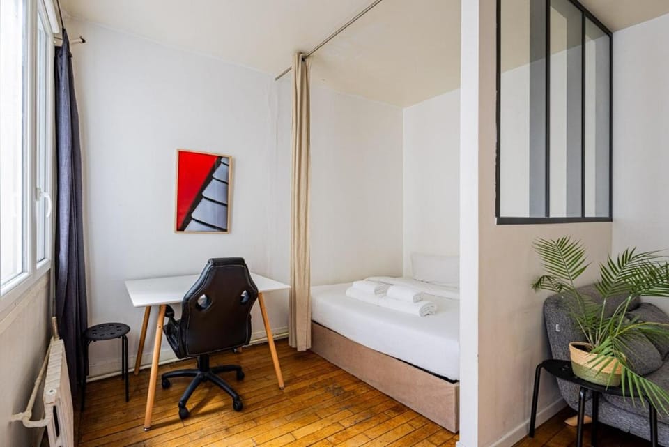 Paris 3rd arrondissement Temple République Studio Apartment in Paris