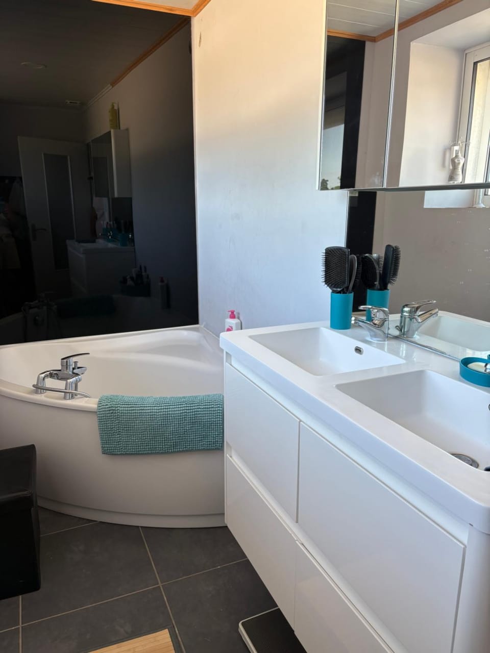 Bathroom, Bath