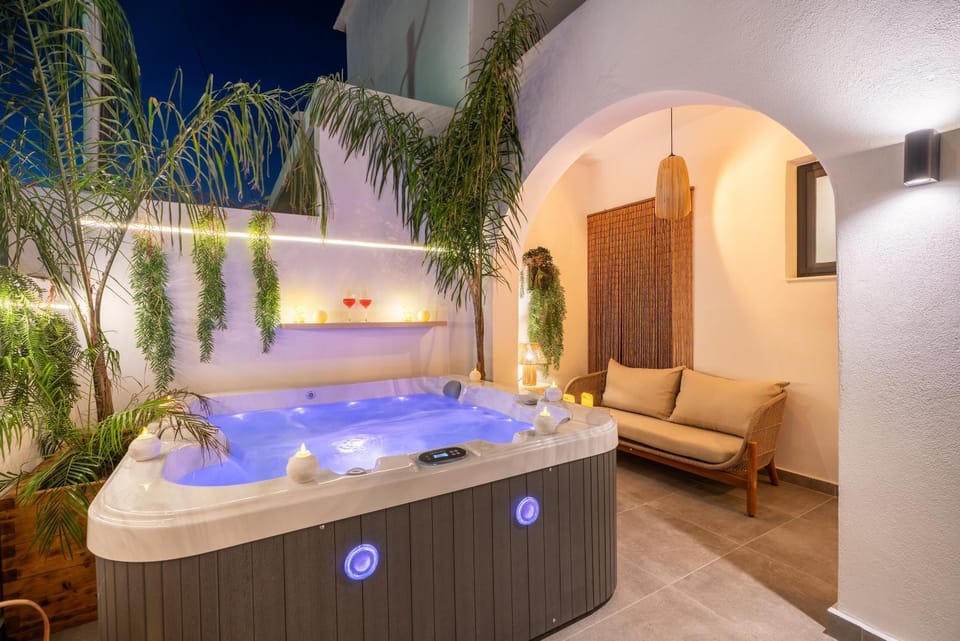 Garden, Hot Tub