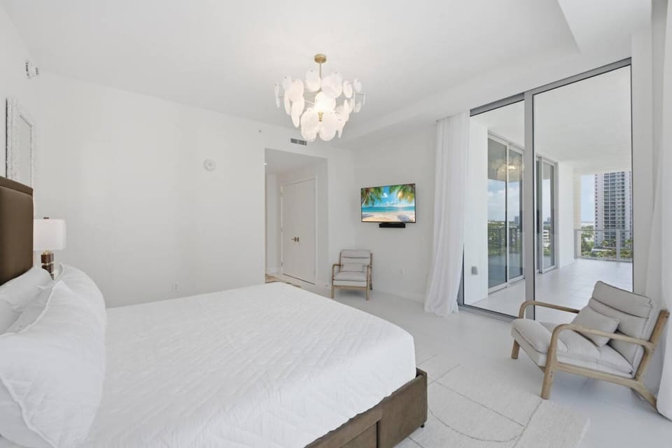 2BR Luxury Ocean View Retreat at Amrit Resort Apartment in Riviera Beach