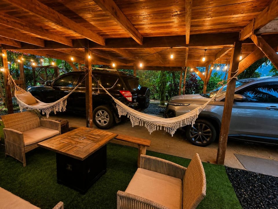 Tree House River Apartment in Alajuela Province