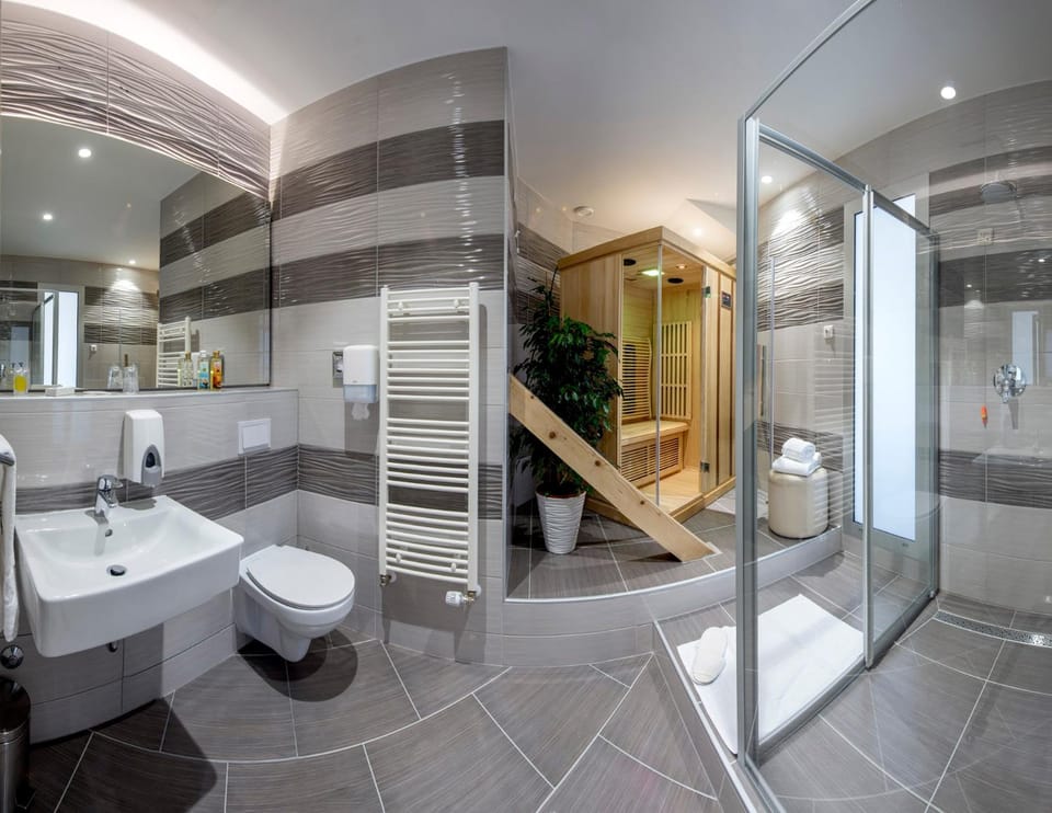 Sauna, Bathroom