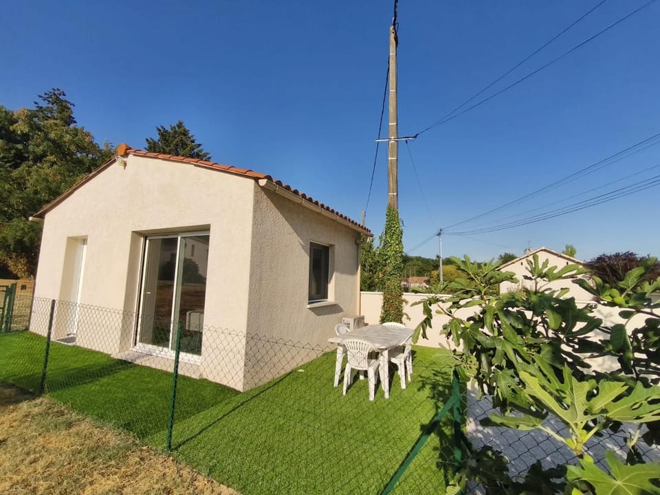 Studio privatif avec terrasse et parking Apartment in Albi
