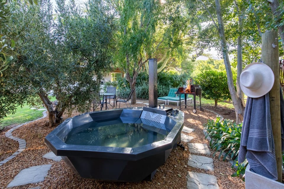 Garden, Hot Tub, Garden view
