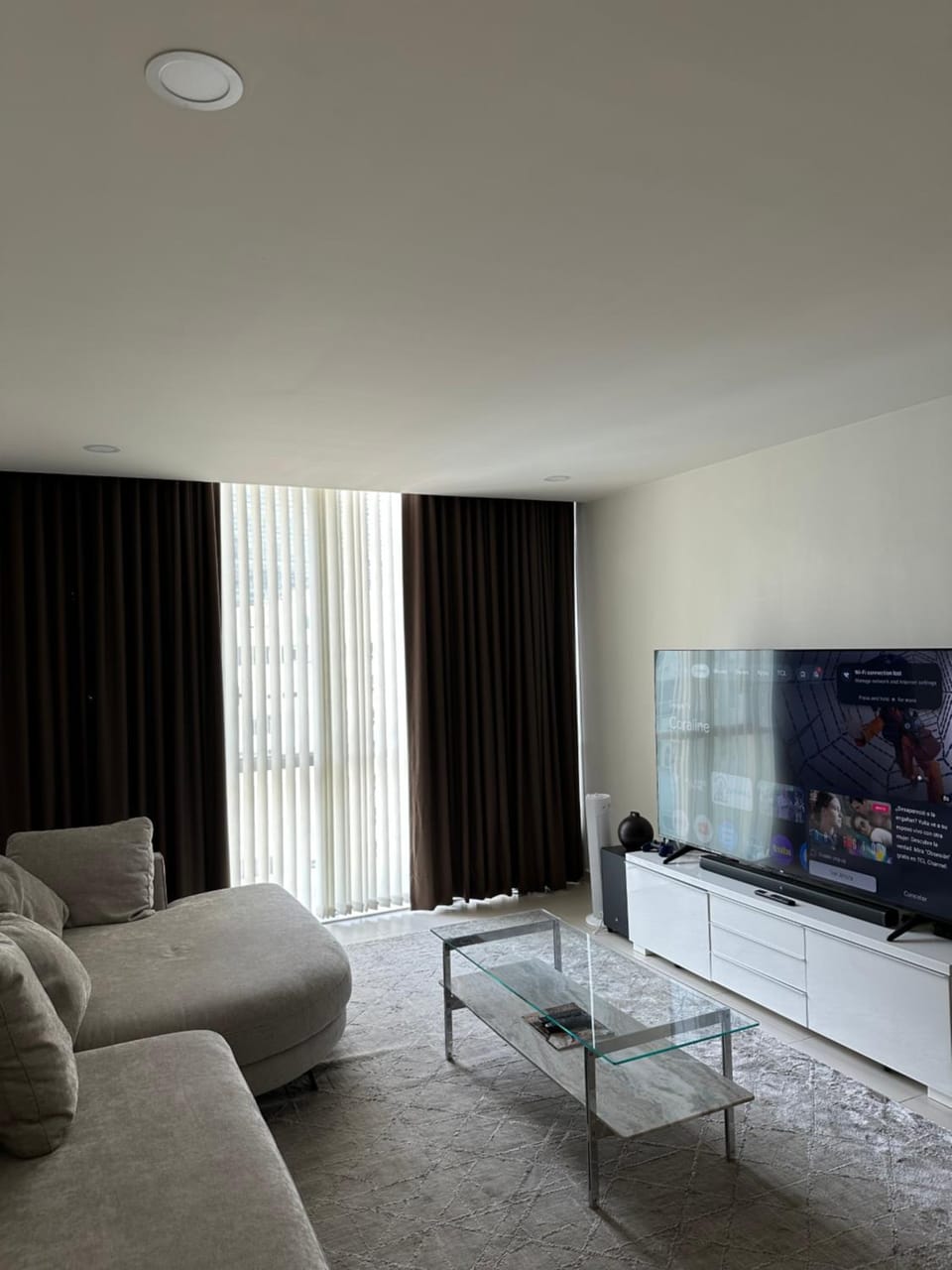Communal lounge/ TV room, TV and multimedia, Living room, Seating area, Evening entertainment