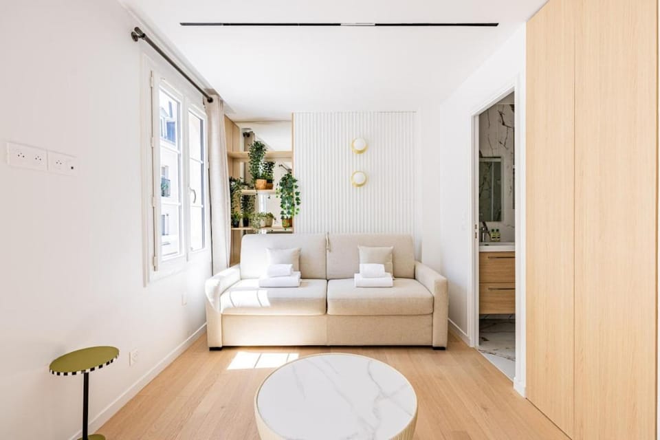 New Renovated Studio Invalides EiffelTower Paris 7 Apartment in Paris