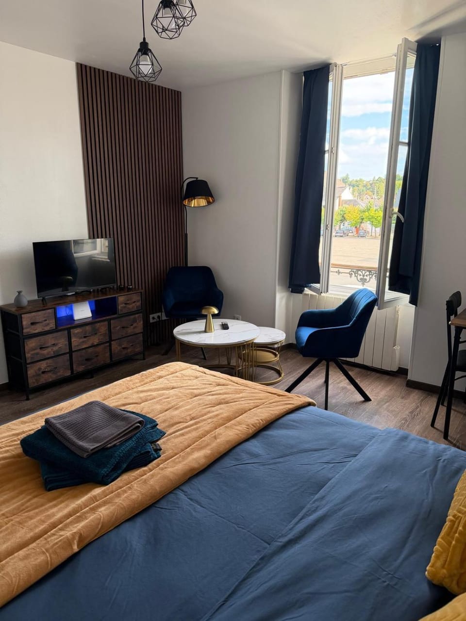 Studio équipé en centre-ville de Nogent le Rotrou, Acacia Apartment in Nogent-le-Rotrou