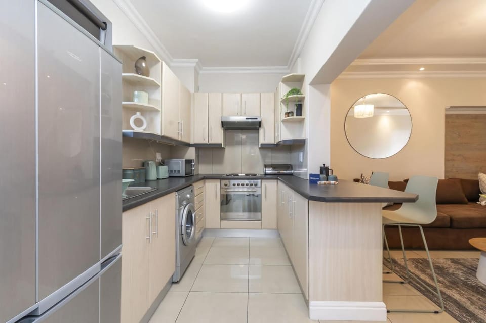 Ananda Green Point, 1 Bedroom Near Waterfront Apartment in Cape Town