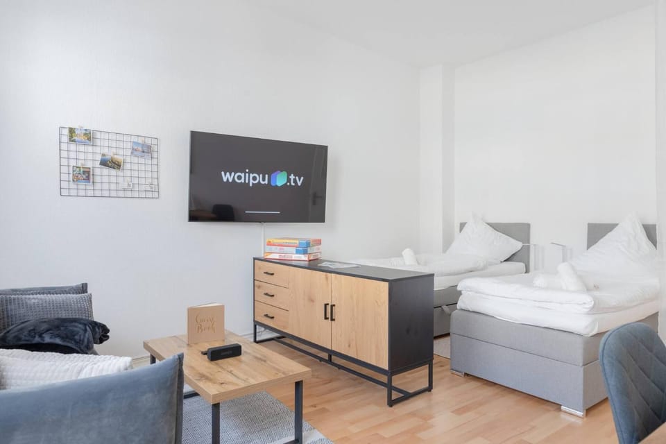 Communal lounge/ TV room, TV and multimedia, Living room
