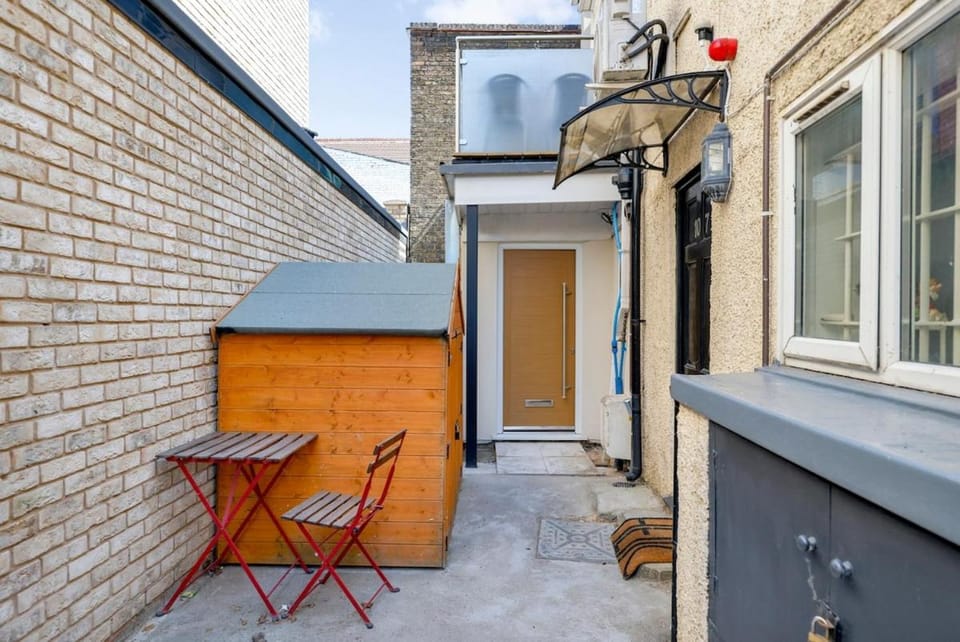 Luxury 1BR Apartment for 4 Fully Air Conditioned Apartment in London