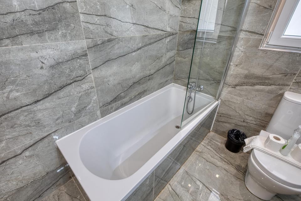 Toilet, Bathroom, Bath
