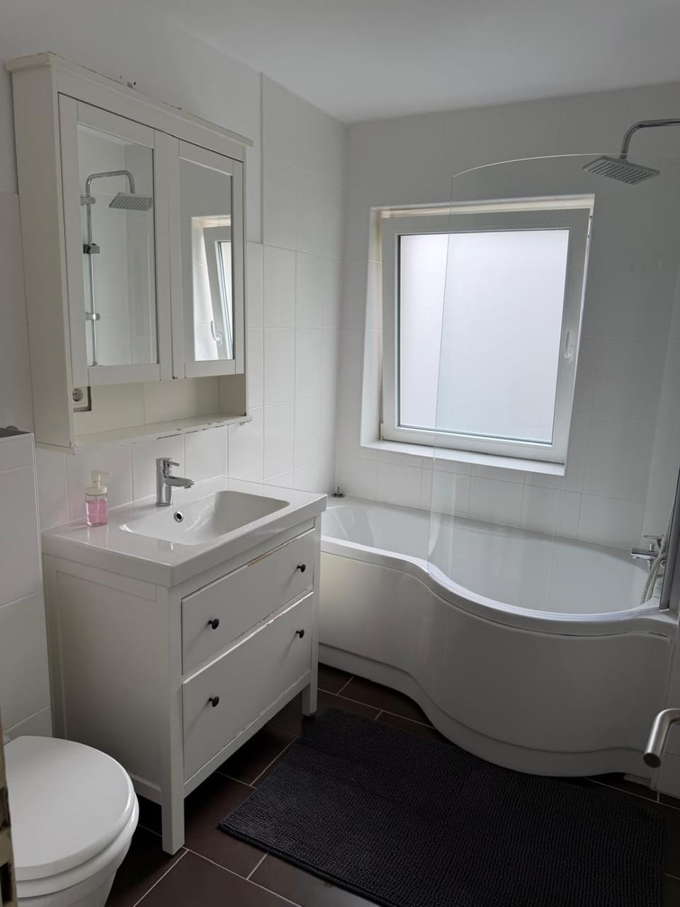 Goldstar Apartment Hannover Laatzen Nähe Messe 4 Zimmer Wohnung Apartment in Lower Saxony, Germany