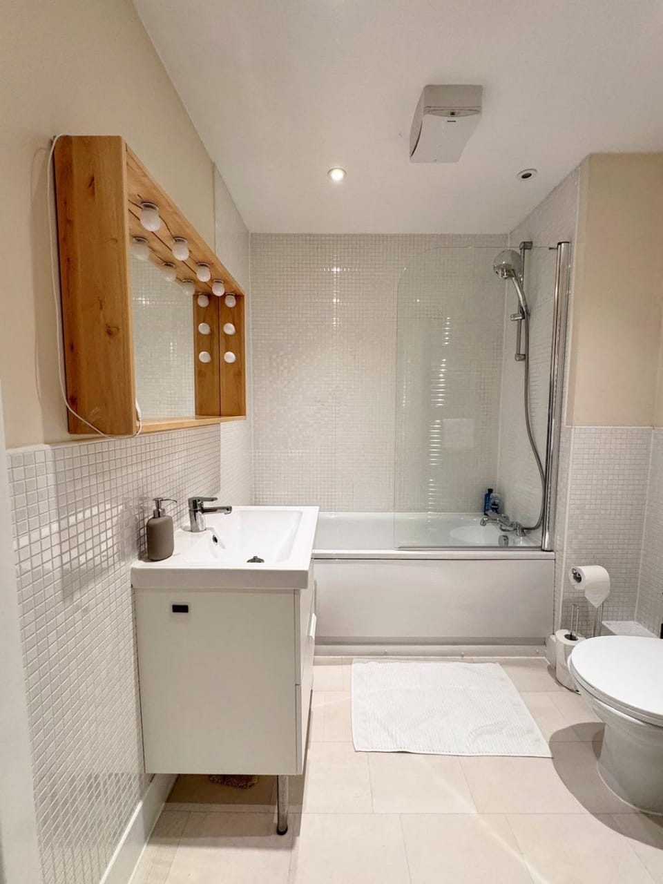 City Centre 1-Bed Apartment -Free Parking &Tempur Bed Apartment in Birmingham