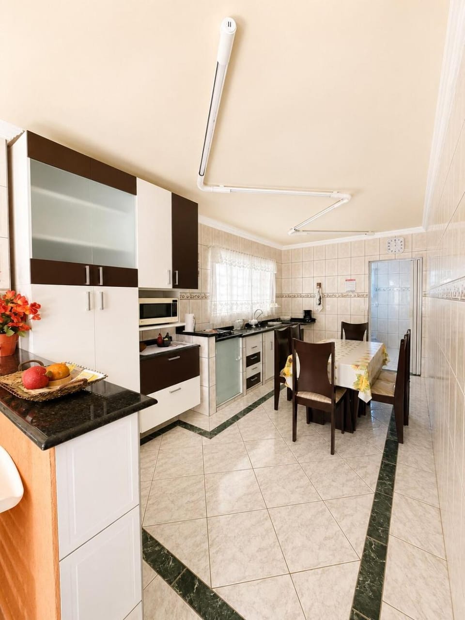 Kitchen or kitchenette, pet friendly, stove