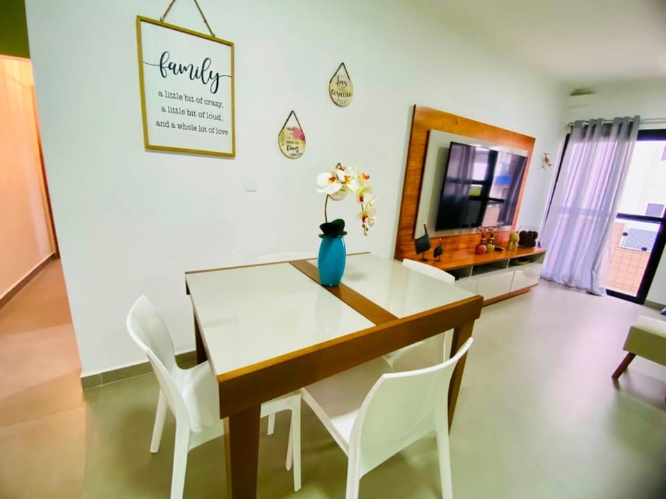 Communal lounge/ TV room, TV and multimedia, Living room, Seating area, Dining area