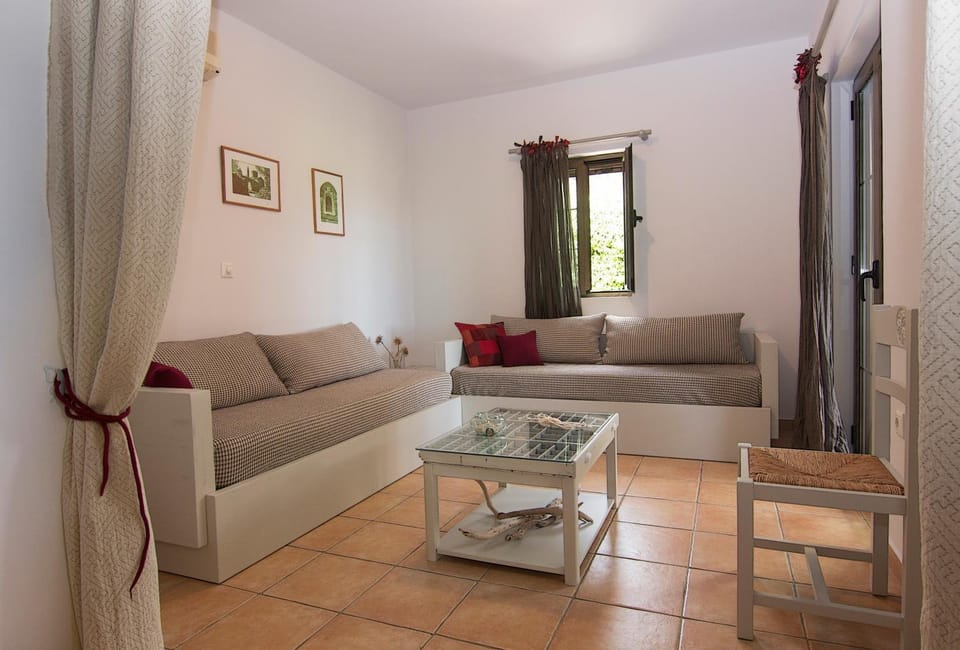 Living room, Photo of the whole room, Seating area