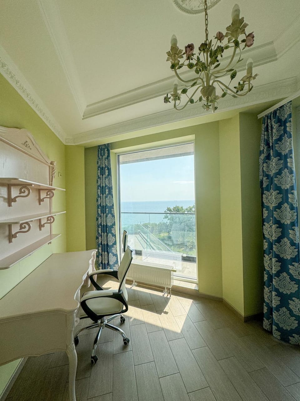 Panoramic Sea View Pool 5min to Beach Odesa Apartment in Odessa