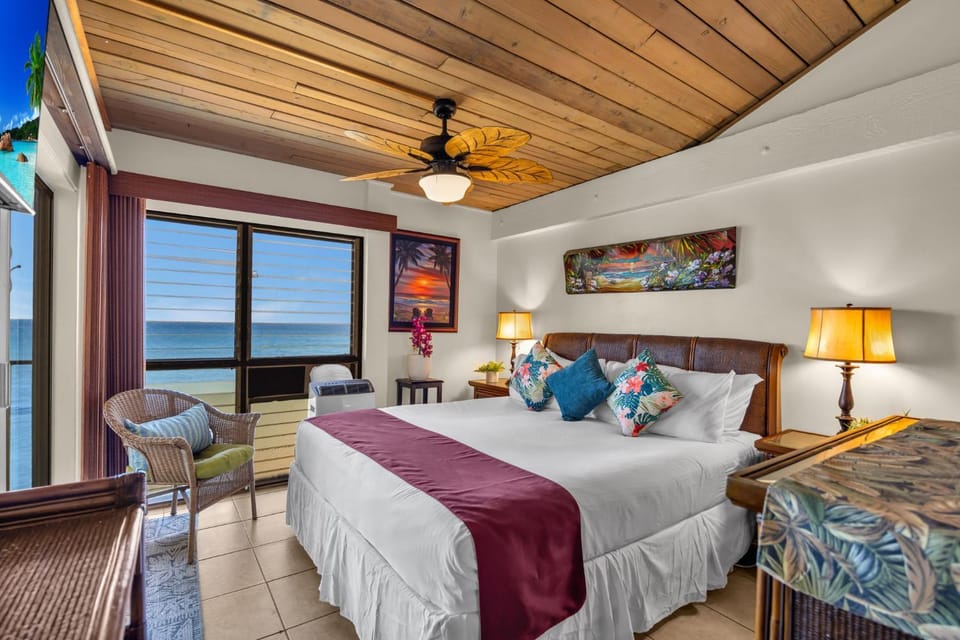 SUMMER SALE! Direct Oceanfront 2BR with Superb Views - Nohonani 401 House in Napili-Honokowai