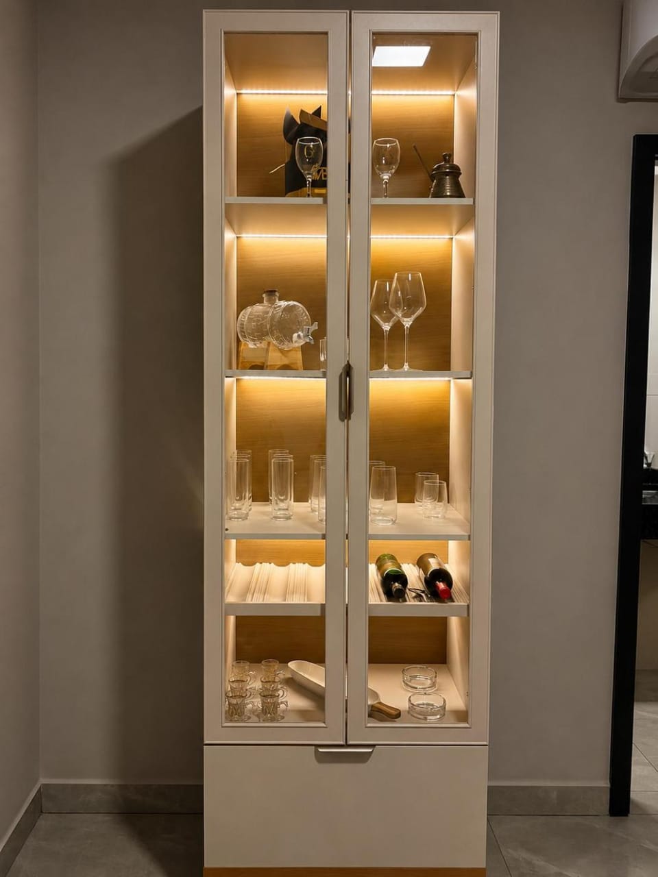 Lounge or bar, wardrobe