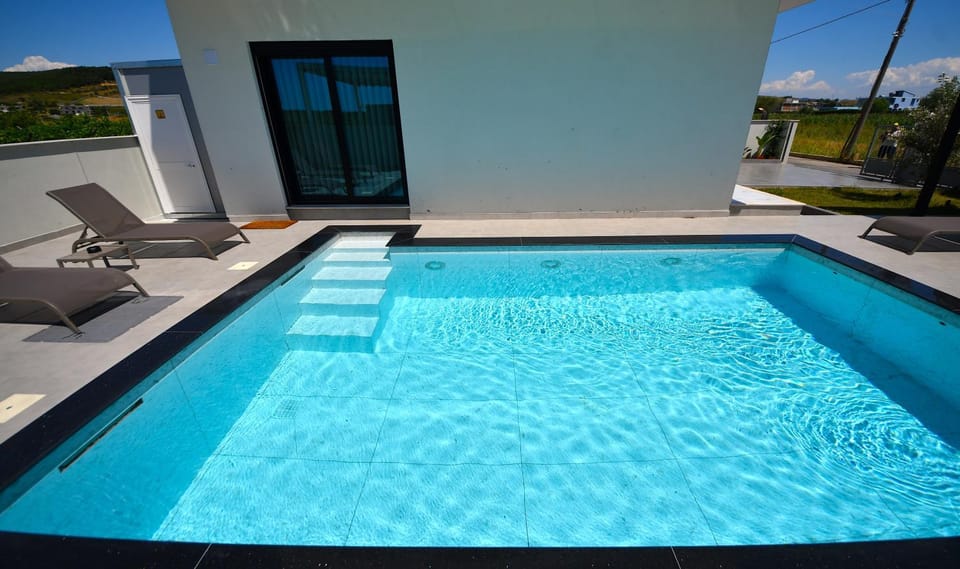 Day, Pool view, Swimming pool, Swimming pool, sunbed