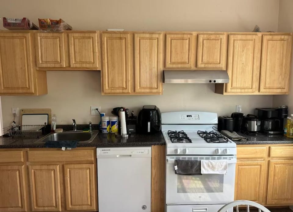 -No14- Cozy Room in an Apartment - Walk to MIT and Red Line T Station - Cambridge Boston Vacation rental in Cambridgeport