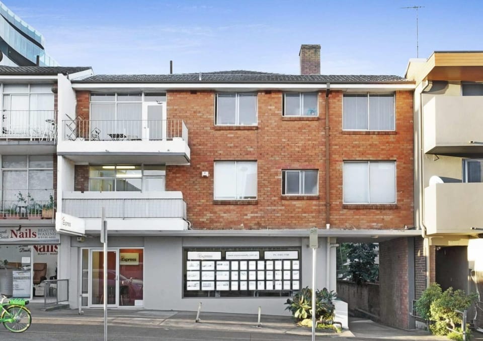 Property building, Street view