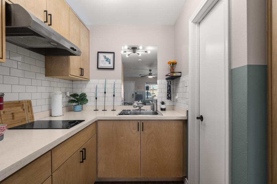Brownsville Studio Near SpaceX Pet-Friendly Apartment in Brownsville