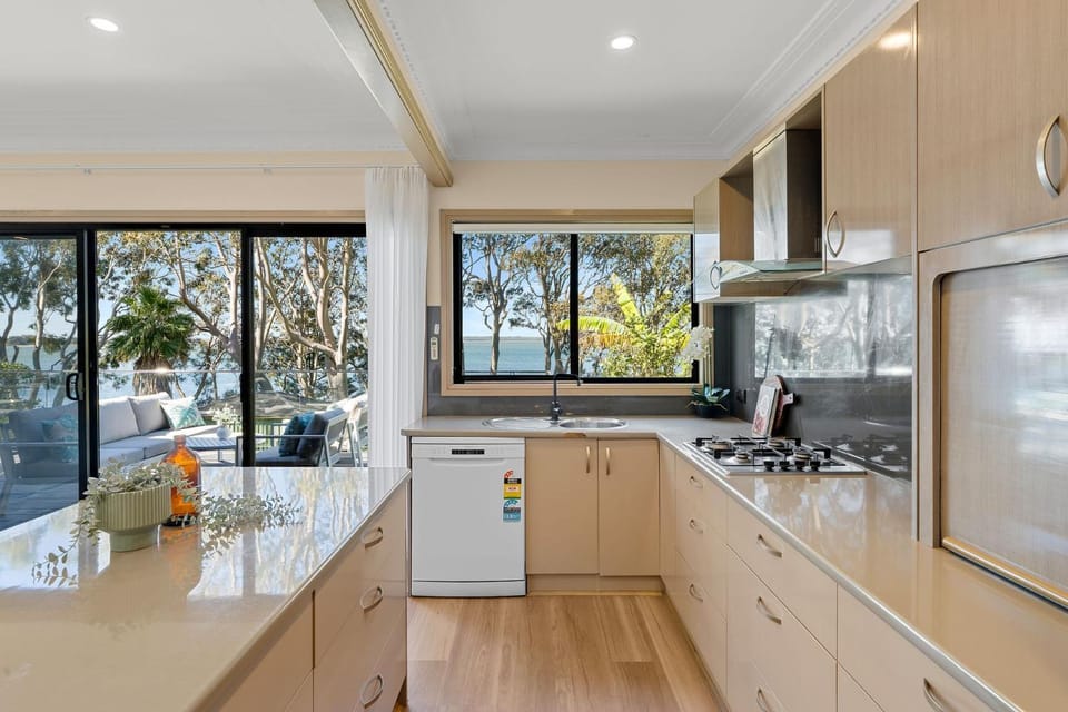 Kitchen or kitchenette, Dining area, dishwasher, oven, stove, toaster