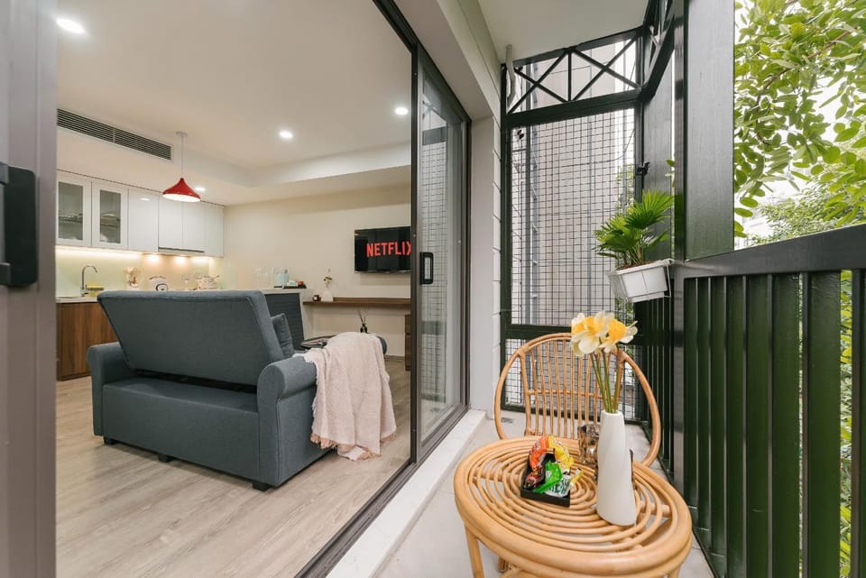 Patio, TV and multimedia, Living room, Seating area, minibar