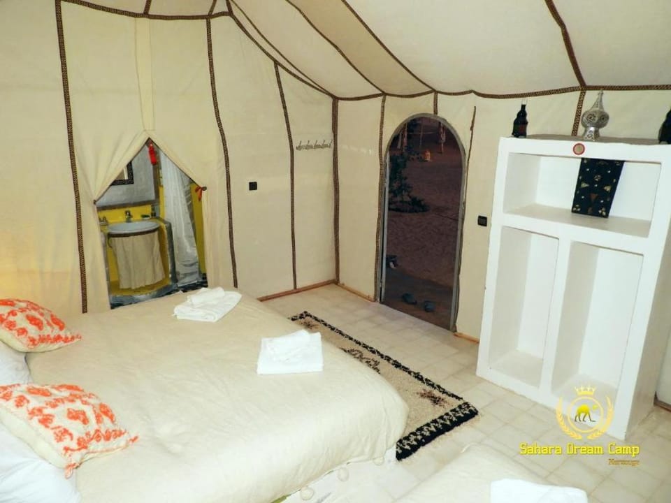 خيام إقامة فاخره في الريف المصري Campground/ 
RV Resort in Luxor