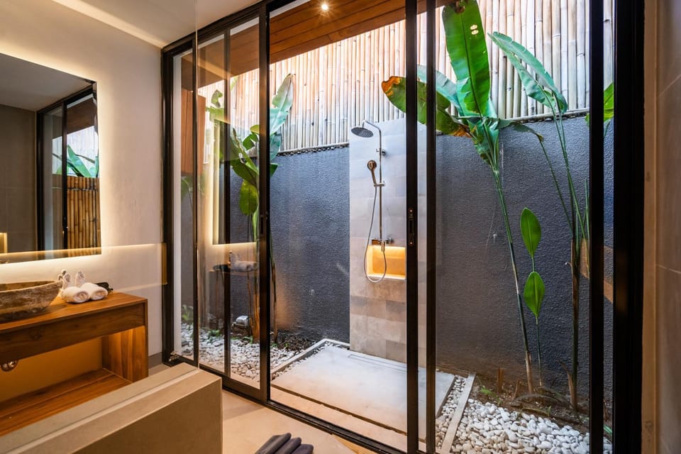 Shower, Bathroom, towels